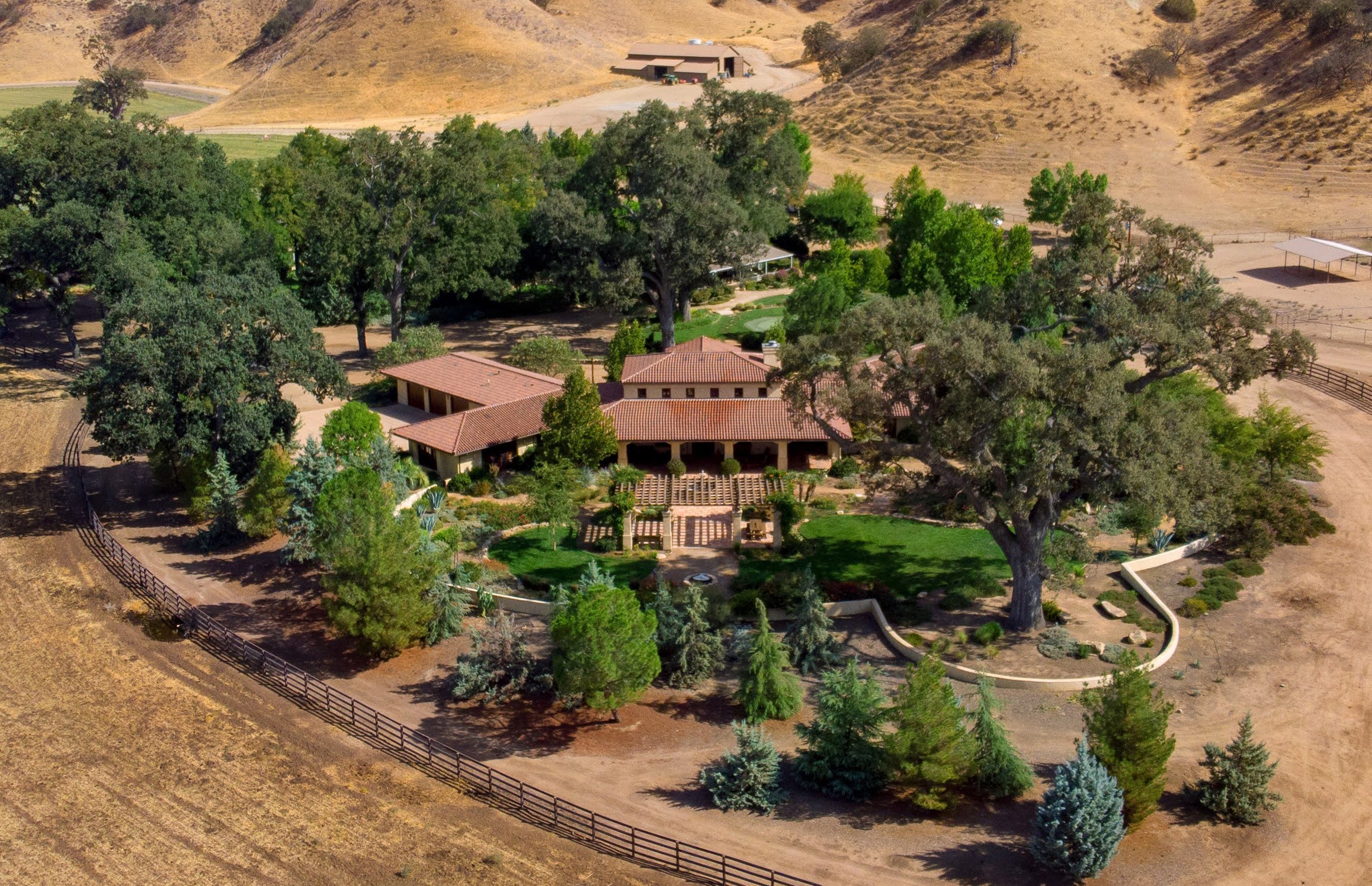 "15,000-acre California Ranch Asks $38 Million" This ranch produc...